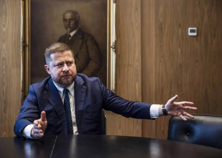 La République tchèque explore une réserve stratégique en Bitcoin : vers une révolution économique ?