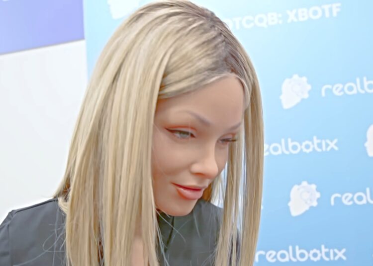 ARIA, le robot humanoïde à 175 000 € qui intrigue et dérange au CES 2025